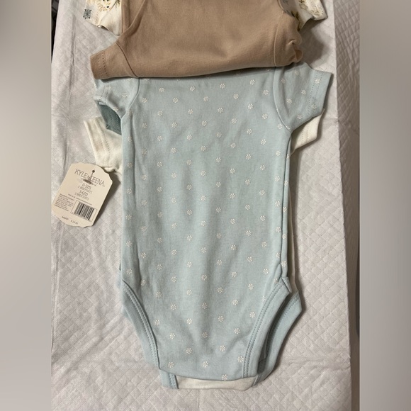 Kyle and Deena 5 piece grow with me onesie set 0-3mth 3-6 mth light blues NWT - Picture 10 of 12